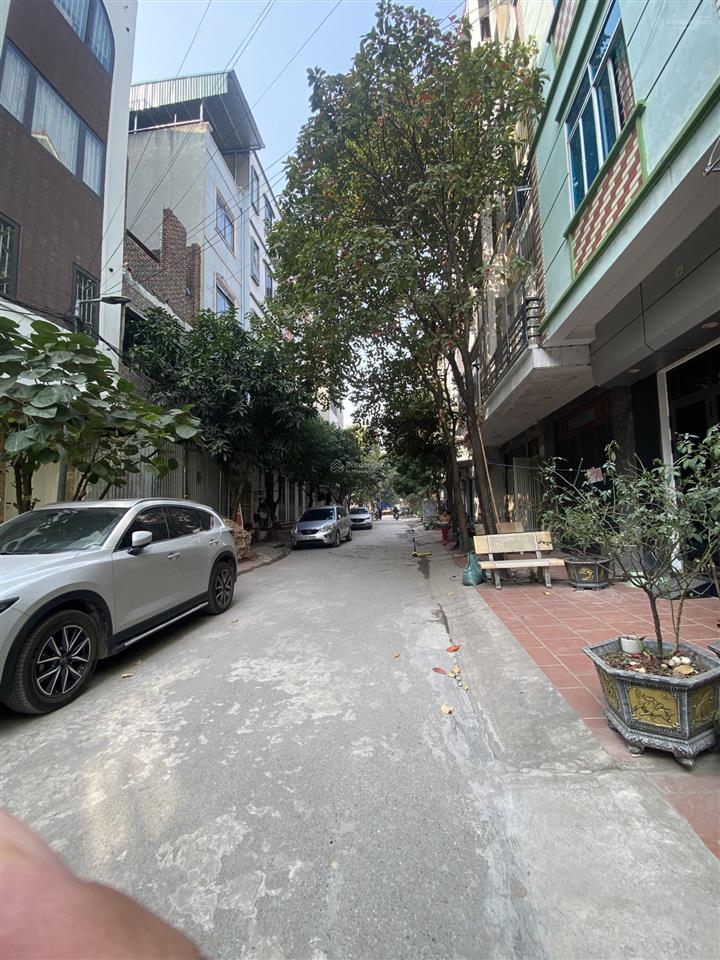 Bán đất phân lô 40m2 giá 9,6 tỷ  đường + vỉa hè 9m  sổ đỏ cc   0934 503 ***