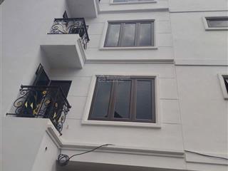 Chủ cần bán gấp! 6,2 tỷ có ngay nhà 30m2 5 tầng  sổ đỏ cc