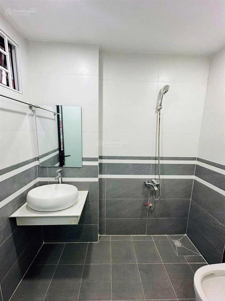 Chủ cần bán gấp! chỉ 5 tỷ có ngay nhà xuân phương 30m2 5 tầng  sổ đỏ cc