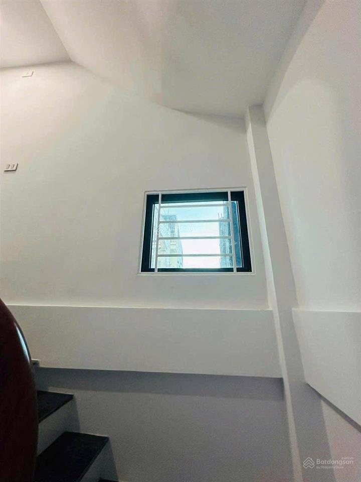 Cực rẻ  bán gấp nhà 30m2 5 tầng giá 6,2 tỷ  sổ đỏ cc