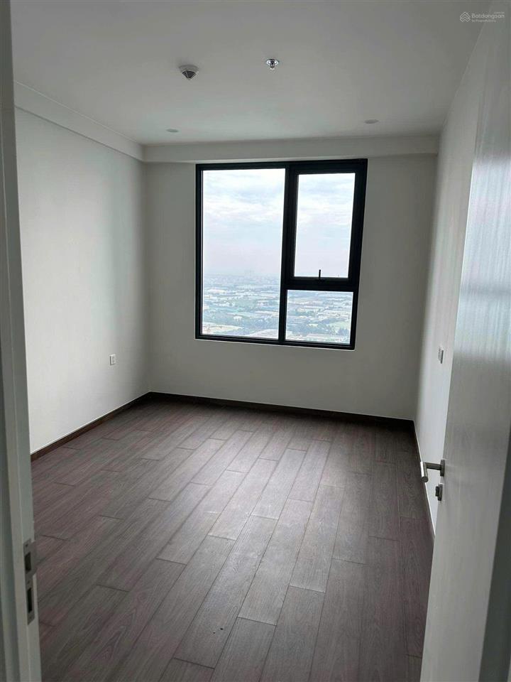 Cần bán căn hộ the emerald golf view 50m2. giá 2,1 tỷ