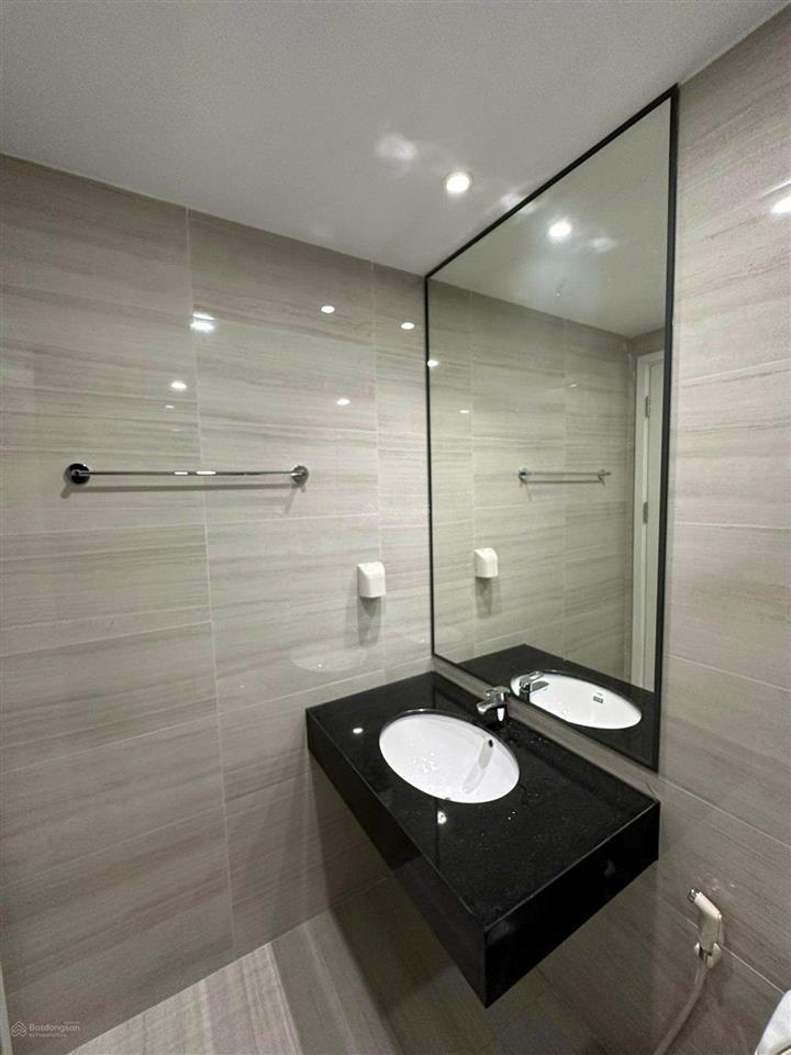 Cần bán căn hộ the emerald golf view 50m2. giá 2,1 tỷ