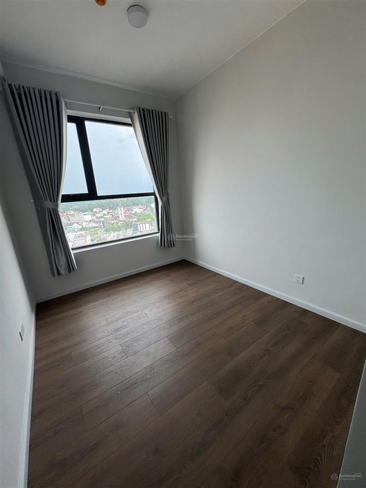Cho thuê căn hộ 2pn, 2wc, 74m2 tại a&t saigon riverside, 6,5 triệu, có rèm, giàn phơi, máy hút mùi.