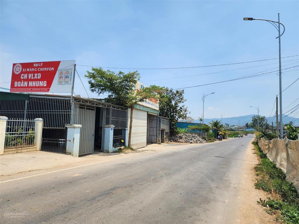 Chính chủ cần bán lô đất mặt tiền đường phú trung , phú hội ,đức trọng.(giá thiện chí nhất khu vực)