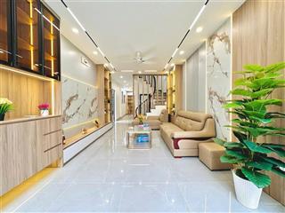 5,x tỷ nhà 4 tầng 50m, ô tô đỗ cổng, trung tâm thanh trì