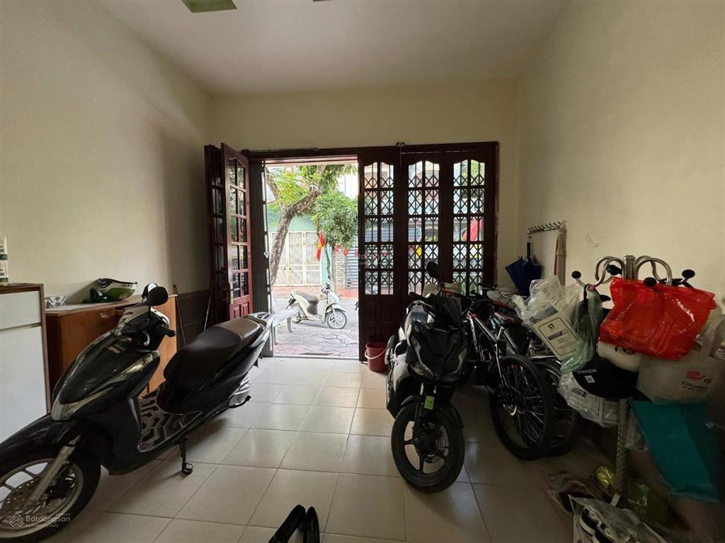Nhà 3 tầng tại an trang, an đồng giá 5,399 tỷ đường thông ô tô tránh nhau