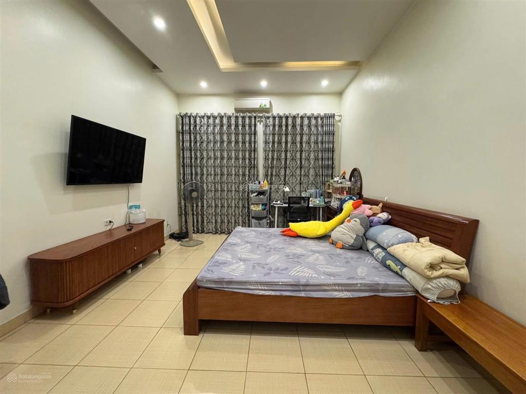 Nhà 3 tầng tại an trang, an đồng giá 5,399 tỷ đường thông ô tô tránh nhau