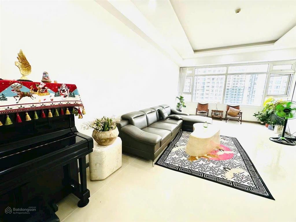 Bán nhanh căn 3pn + 1 phòng kho  135m² full nội thất mới