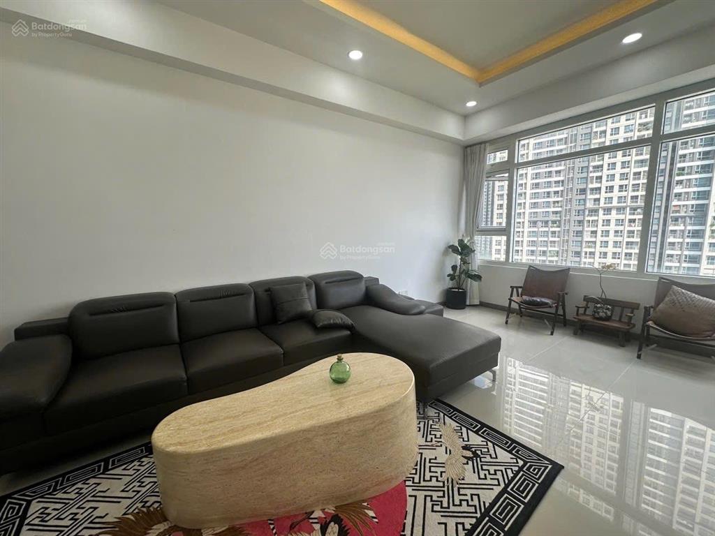 Bán nhanh căn 3pn + 1 phòng kho  135m² full nội thất mới