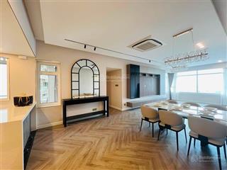 Bán căn 3pn  141m2 tầng cao view trực diện sông, tặng full nội thất cao cấp mới