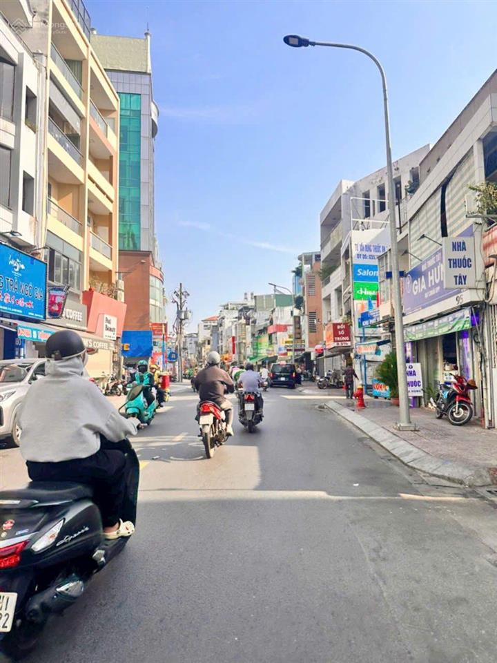 Mặt tiền lê quý đôn phú nhuận giá rẻ 4,2x12m nở hậu 6m  55m2