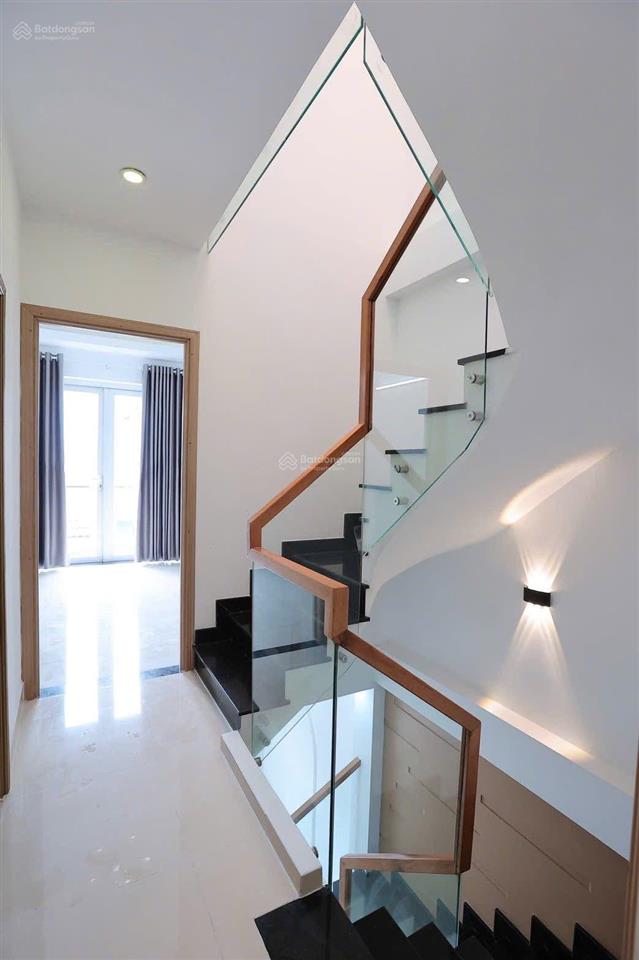 Mặt tiền 3 lầu 4x22m dương quảng hàm p5 gò vấp