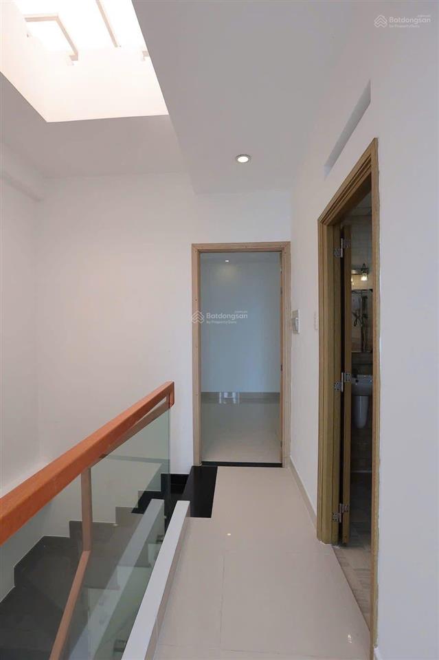 Mặt tiền 3 lầu 4x22m dương quảng hàm p5 gò vấp