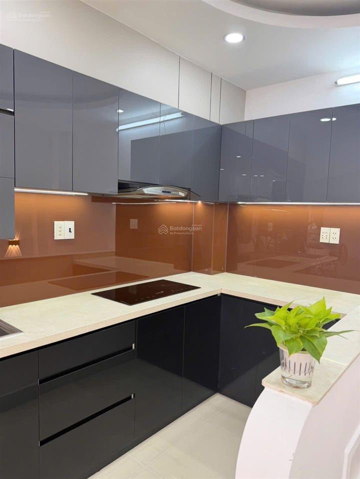 Mặt tiền 3 lầu 4x22m dương quảng hàm p5 gò vấp
