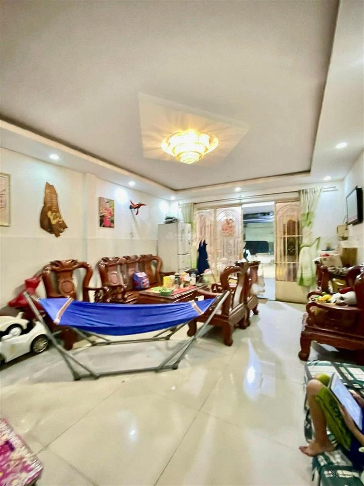 Nhà 3 lầu dt 5x19. cn 72.3m2 thông ra cách mạng tháng tám, tân bình