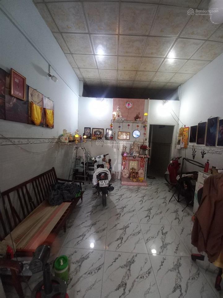 Nhà sổ hồng riêng 4x25m, lê thị hồng gấm hóc môn hơn 2 tỷ