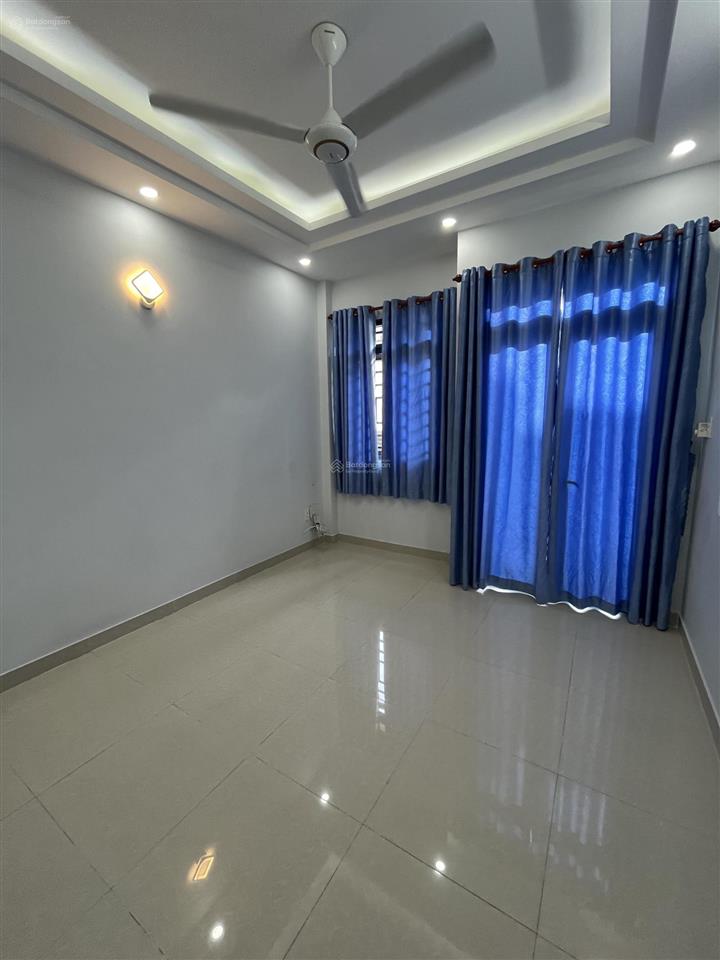 4 lầu 4pn nguyễn tri phương quận 10 quá hiếm