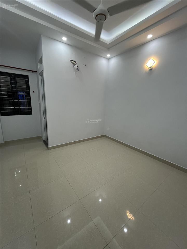 4 lầu 4pn nguyễn tri phương quận 10 quá hiếm
