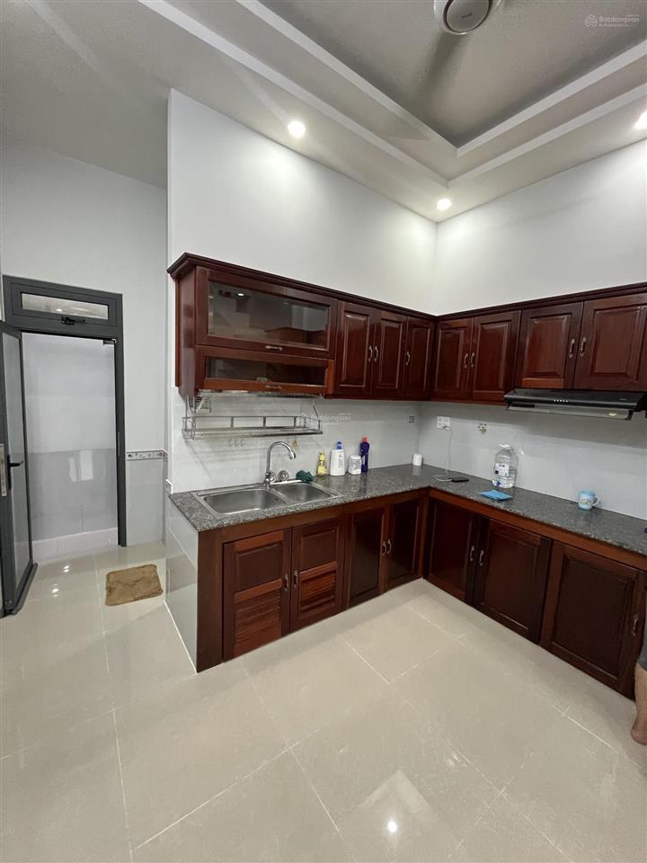 4 lầu 4pn nguyễn tri phương quận 10 quá hiếm