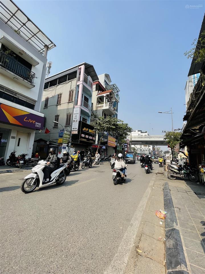 Phố đền lừ, hoàng mai, 62m, giá 13.5 tỷ, mt 4.2m, 2 thoáng, ô tô tránh, 15m ra phố, sổ nở hậu.