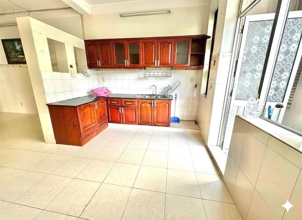 Bán căn hộ chung cư nhất lan tại đ.lộ tẻ, 23tỷ, 72m2 giá tốt