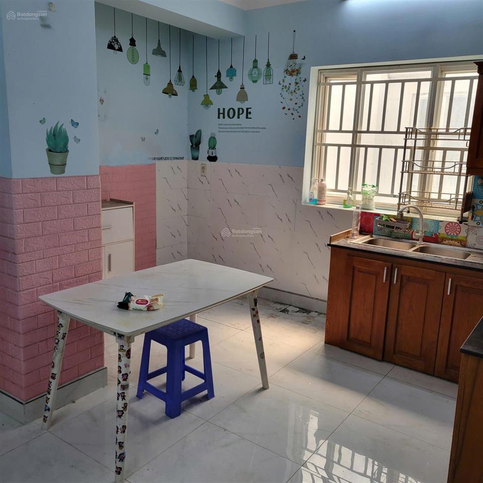 Cho thuê căn hộ nhất lan 3, 5,5 triệu, 60m2, 2pn, 1wc, bình tân, hcm