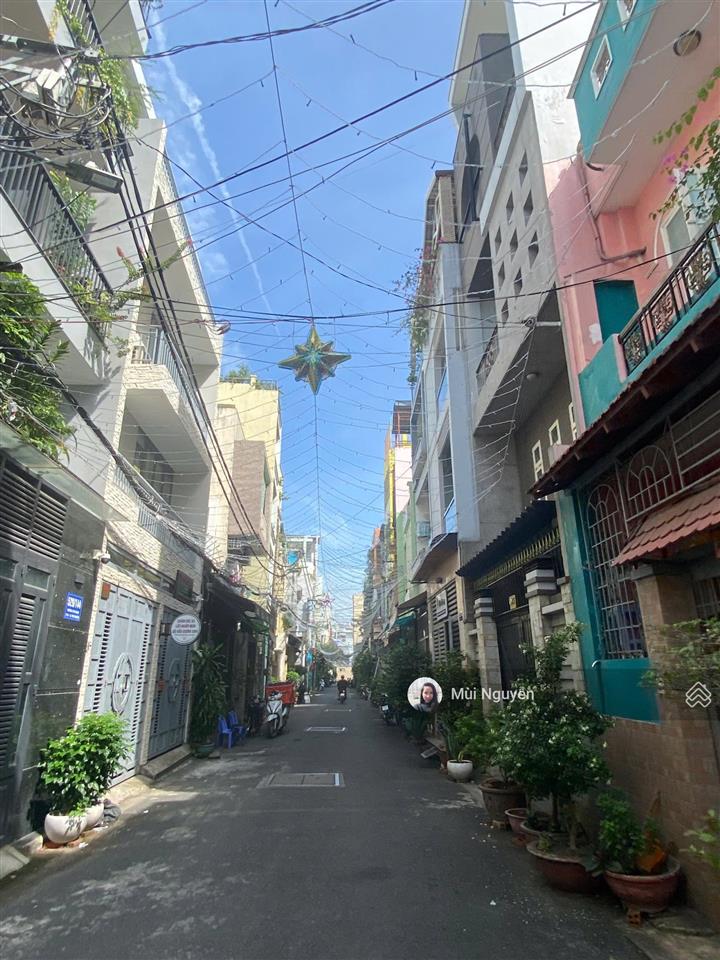 Cần bán gấp! nhà hxh trường sa, phú nhuận  dt 5.5x15m, 6 tầng thang máy  hđt 54tr/th  16,2 tỷ