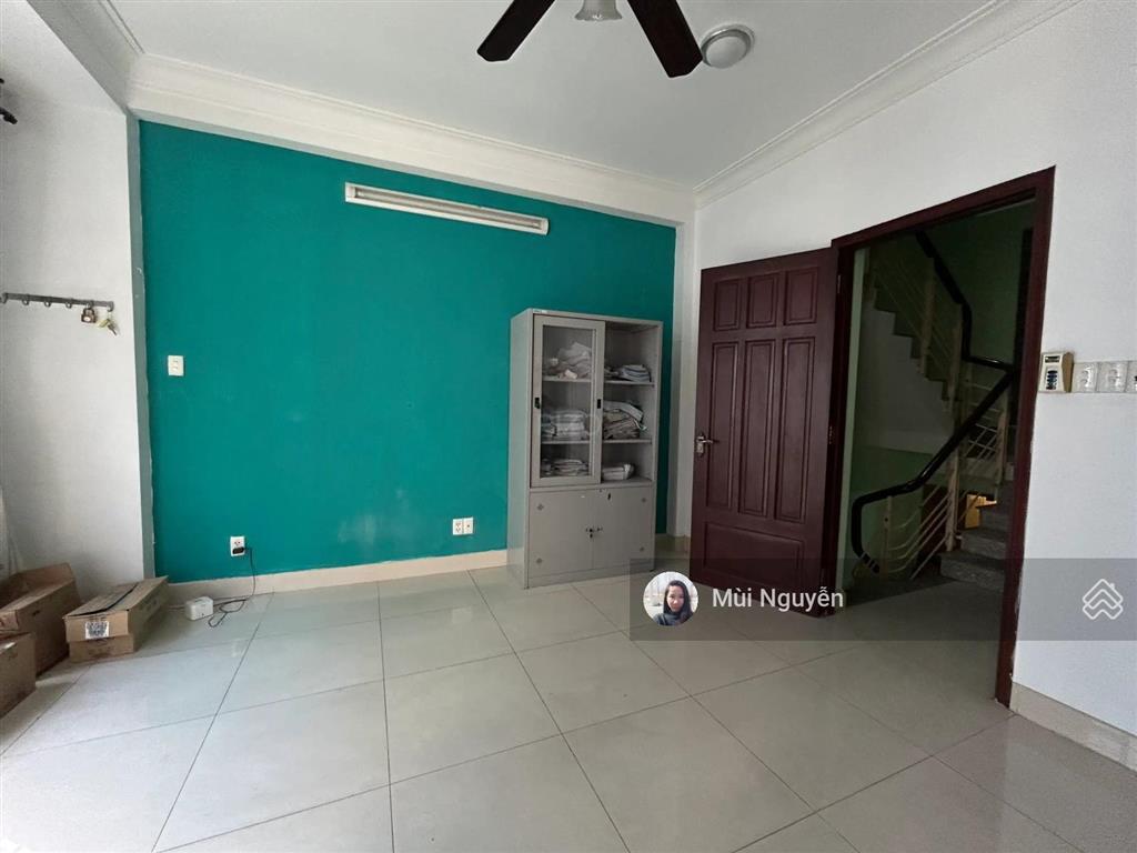 Giảm 2 tỷ chỉ còn 16,4 tỷ! cần bán gấp nhà mặt tiền hoa lan, phú nhuận  dt 4,5x11m, hầm 4 tầng