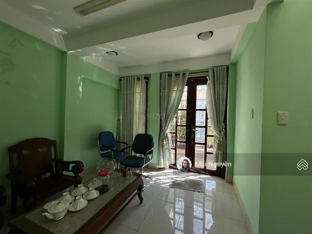 Giảm 2 tỷ chỉ còn 16,4 tỷ! cần bán gấp nhà mặt tiền hoa lan, phú nhuận  dt 4,5x11m, hầm 4 tầng