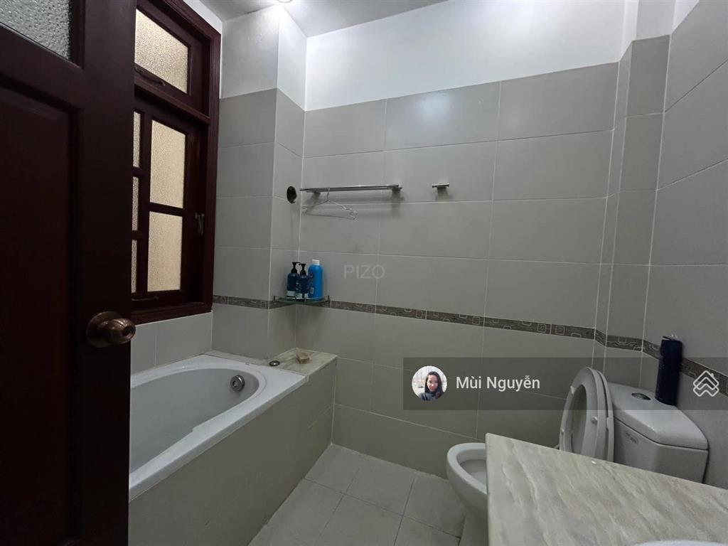 Giảm 2 tỷ chỉ còn 16,4 tỷ! cần bán gấp nhà mặt tiền hoa lan, phú nhuận  dt 4,5x11m, hầm 4 tầng