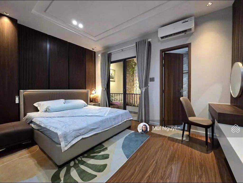 Vị trí vàng hiếm nhà bán hxh khu nguyễn cửu vân, sát bên quận 1  dt nh 4.6x14m, 3 tầng  9,9 tỷ
