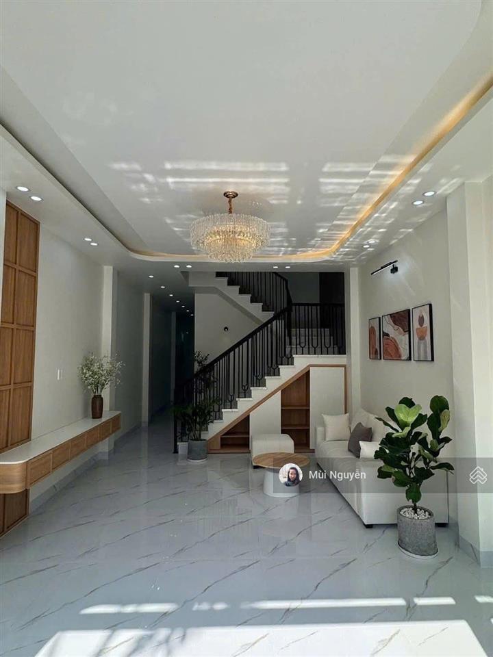 Ngay hàng xanh, bao quanh bởi các trường đại học  hxh điện biên phủ, bt  dt 4x16m, 3 tầng  11 tỷ