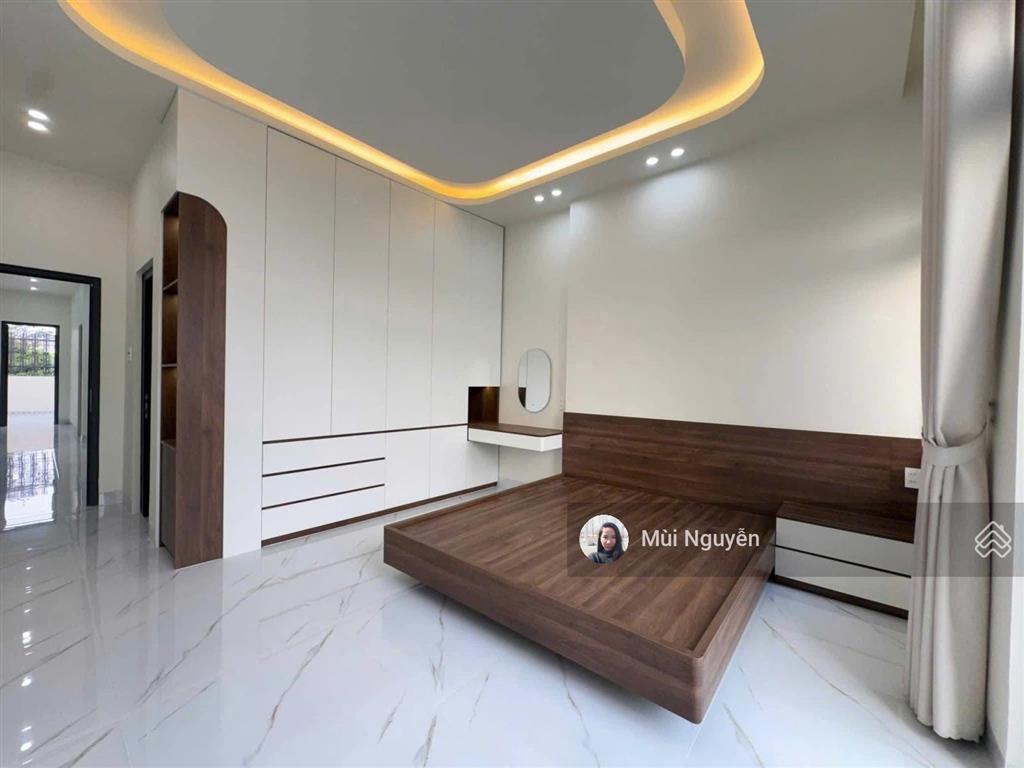 Ngay hàng xanh, bao quanh bởi các trường đại học  hxh điện biên phủ, bt  dt 4x16m, 3 tầng  11 tỷ