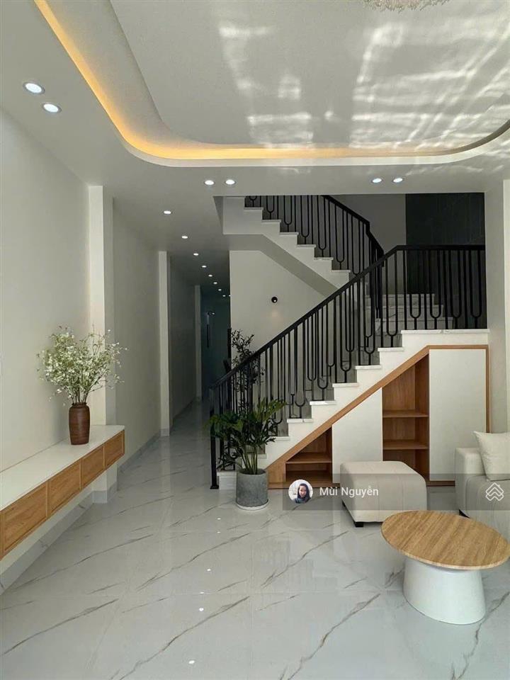 Ngay hàng xanh, bao quanh bởi các trường đại học  hxh điện biên phủ, bt  dt 4x16m, 3 tầng 9,9 tỷ