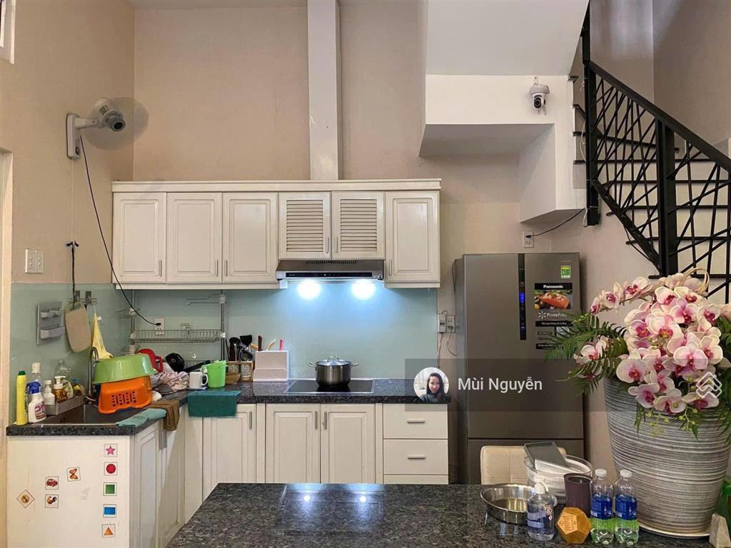 Cho thuê phòng studio 20m2 full nội thất  trần quang diệu, q3  5tr5/tháng