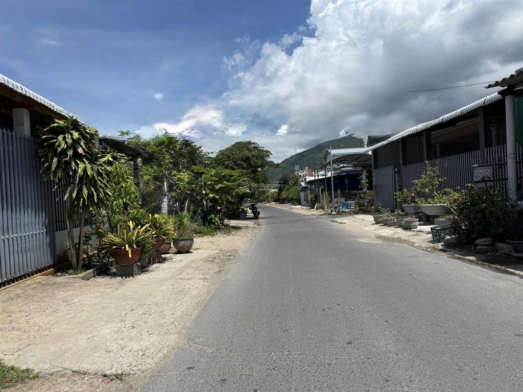 Đất trục chính ninh mã đại lãnh, gần biển qh đường 20m, giá 1. xxtỷ
