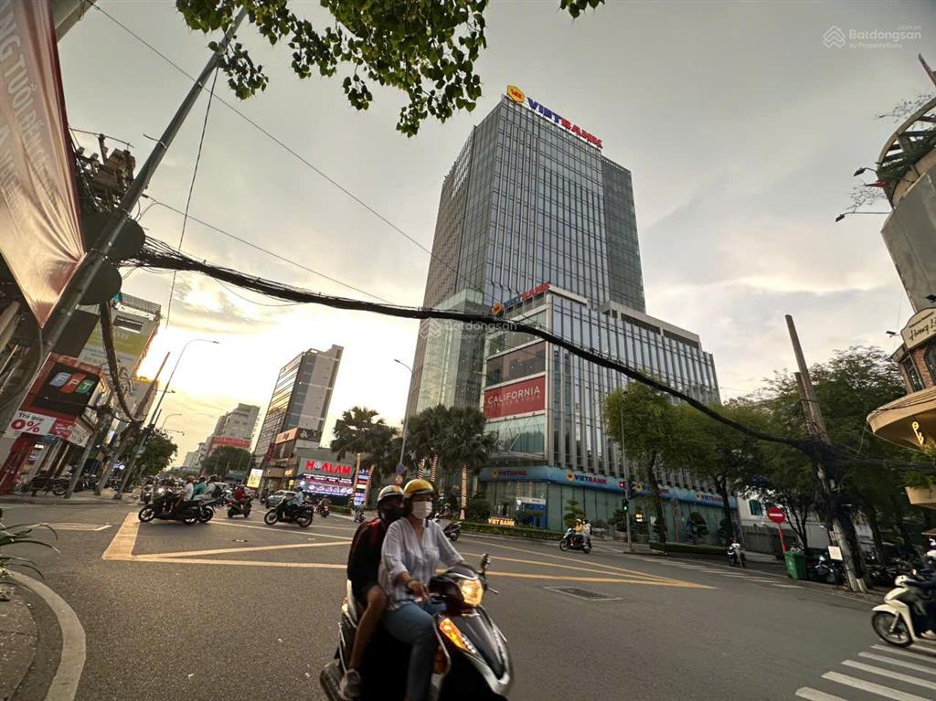Nhà trung tâm quận 1 cách mặt tiền lê thánh tôn chỉ 50m  giá tốt hiếm có 4x20m 3 lầu giá 25.5 tỷ