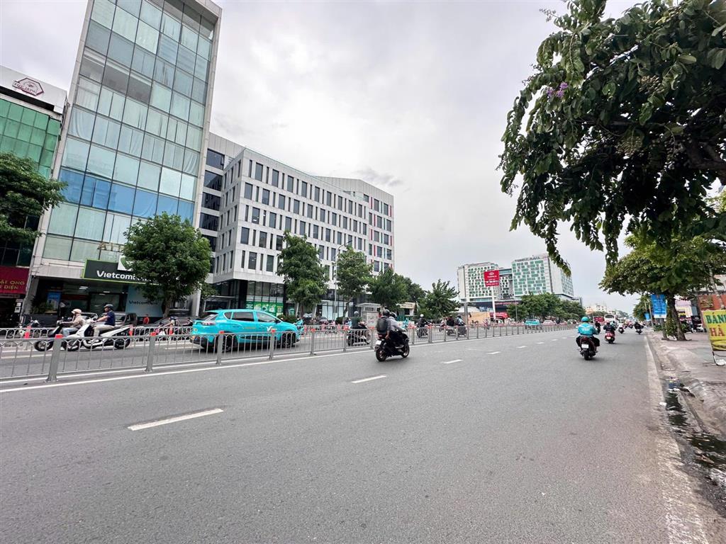 Mt đường giá hẻm cộng hòa, p.13, q.tân bình 13x27m, cn 350m² giá 53 tỷ. 0941 732 *** cherry khanh