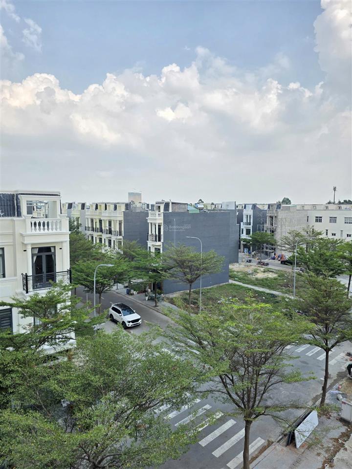 Nhà 1t2l mới, hoàn công, đầy đủ nội thất kdc icon central, gần chợ thông dụng, vincom, ngã 6 an phú