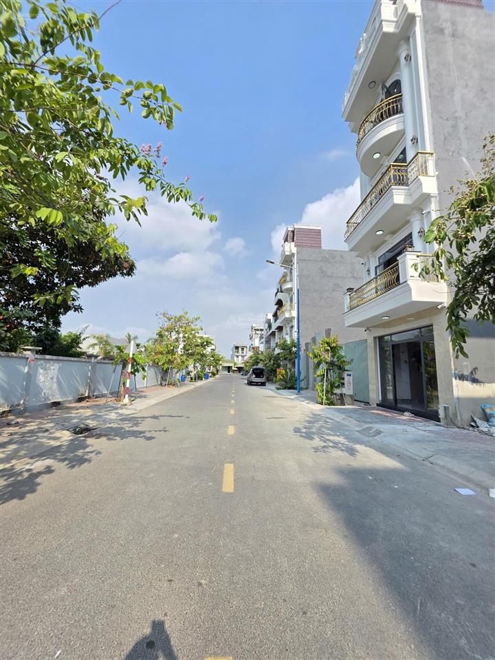 Nhà mới đông hòađầy đủ nội thấthoàn côngcó trả là bán8ty6gần bigc go, chợ đông hòa, làng đh