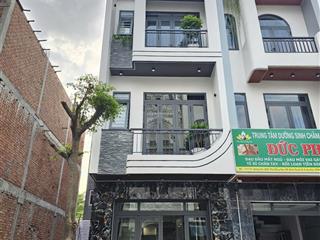 4tỷ850 tlnhà 1t2l mớirẻđẹphoàn côngđầy đủ nội thấtgần ngã tư miếu ông cù, chợ phú phong