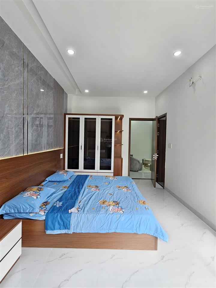 Nhà góc hoàn công, đầy đủ nội thất kdc gần ngã 4 miếu ông cù chợ phú phong 2mt thoáng kinh doanh ok