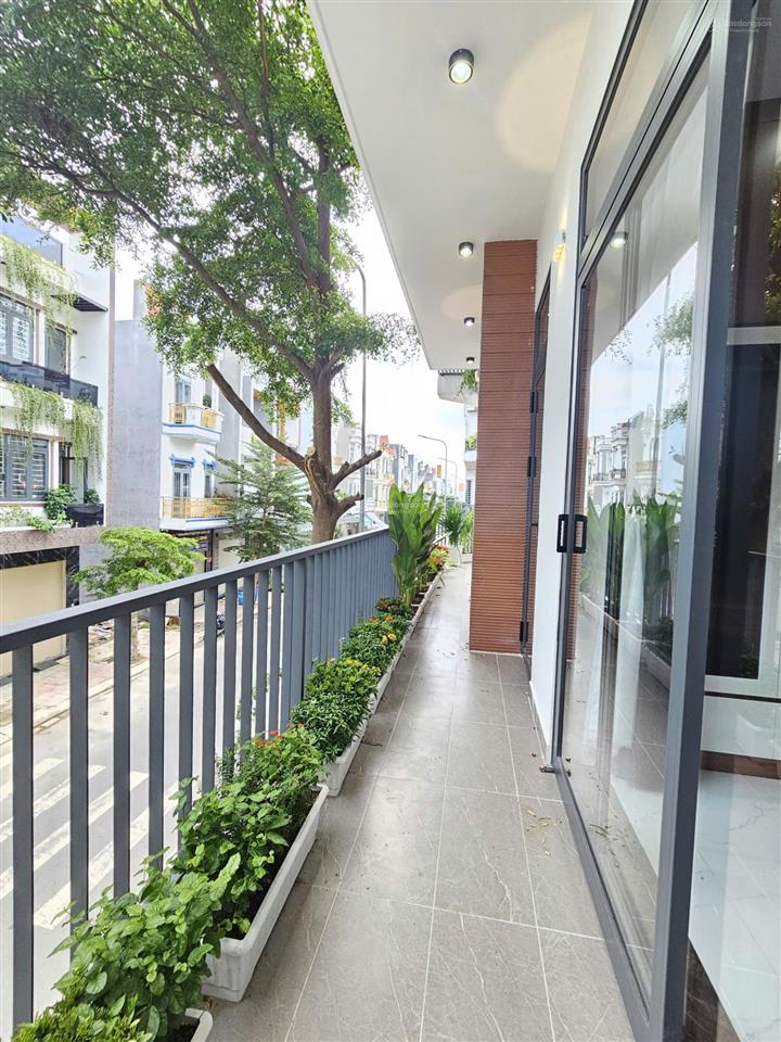 Nhà góc hoàn công, đầy đủ nội thất kdc gần ngã 4 miếu ông cù chợ phú phong 2mt thoáng kinh doanh ok