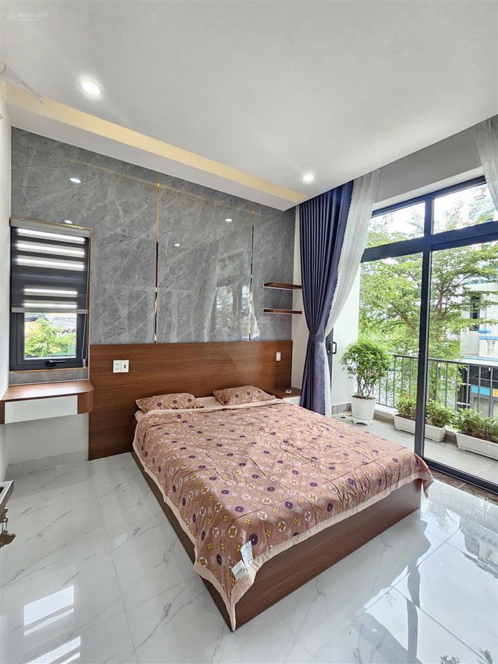 Nhà góc hoàn công, đầy đủ nội thất kdc gần ngã 4 miếu ông cù chợ phú phong 2mt thoáng kinh doanh ok