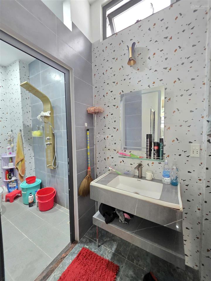 Nhà đúc 3 tấmhoàn cônghẻm xe hơi 1 sẹc đường bùi hữu nghĩacó sân xe hơi, phòng ngủ dưới