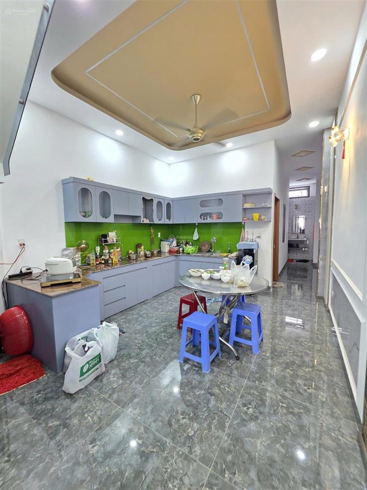 Nhà đúc 3 tấmhoàn cônghẻm xe hơi 1 sẹc đường bùi hữu nghĩacó sân xe hơi, phòng ngủ dưới