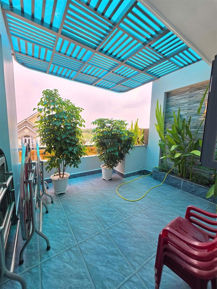 Nhà đúc 3 tấmhoàn cônghẻm xe hơi 1 sẹc đường bùi hữu nghĩacó sân xe hơi, phòng ngủ dưới