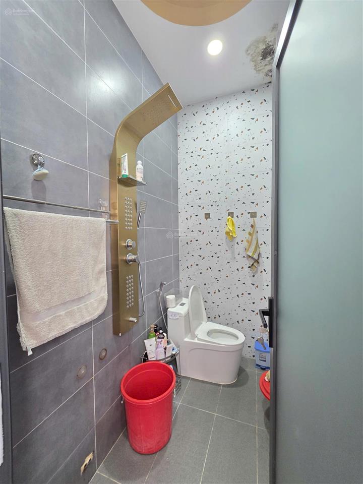 Nhà đúc 3 tấmhoàn cônghẻm xe hơi 1 sẹc đường bùi hữu nghĩacó sân xe hơi, phòng ngủ dưới
