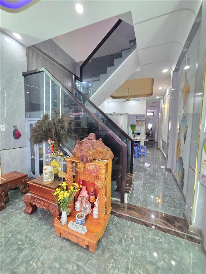 Nhà đúc 3 tấmhoàn cônghẻm xe hơi 1 sẹc đường bùi hữu nghĩacó sân xe hơi, phòng ngủ dưới
