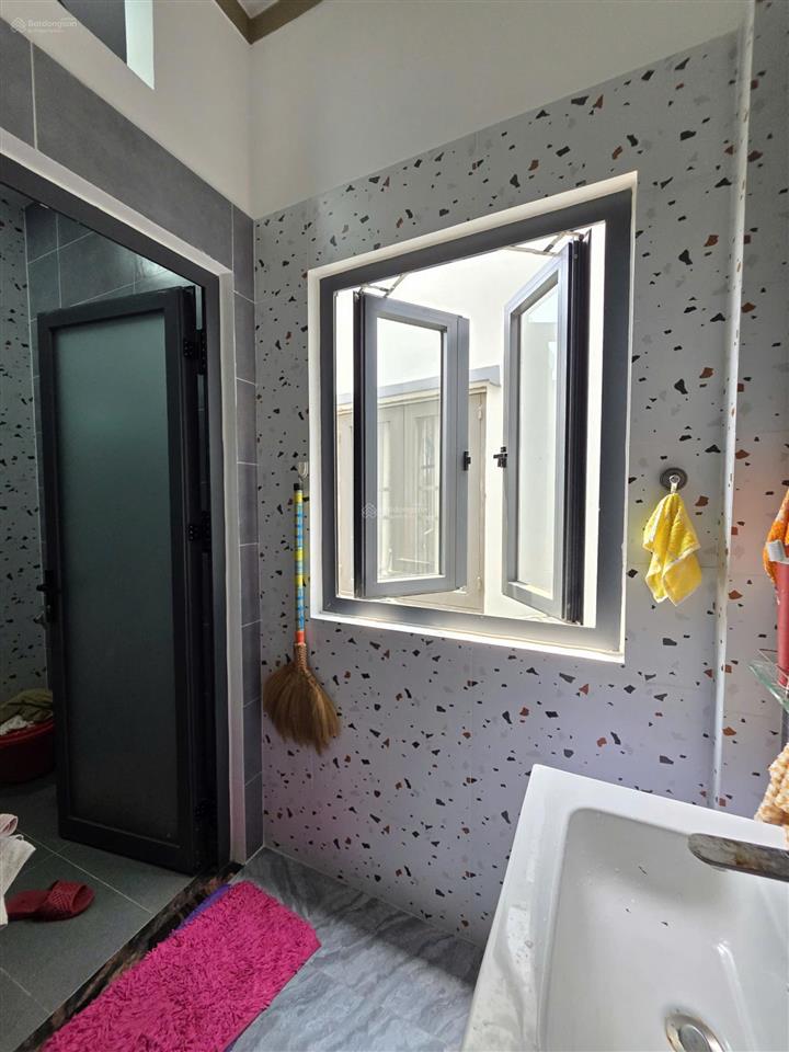 Nhà đúc 3 tấmhoàn cônghẻm xe hơi 1 sẹc đường bùi hữu nghĩacó sân xe hơi, phòng ngủ dưới